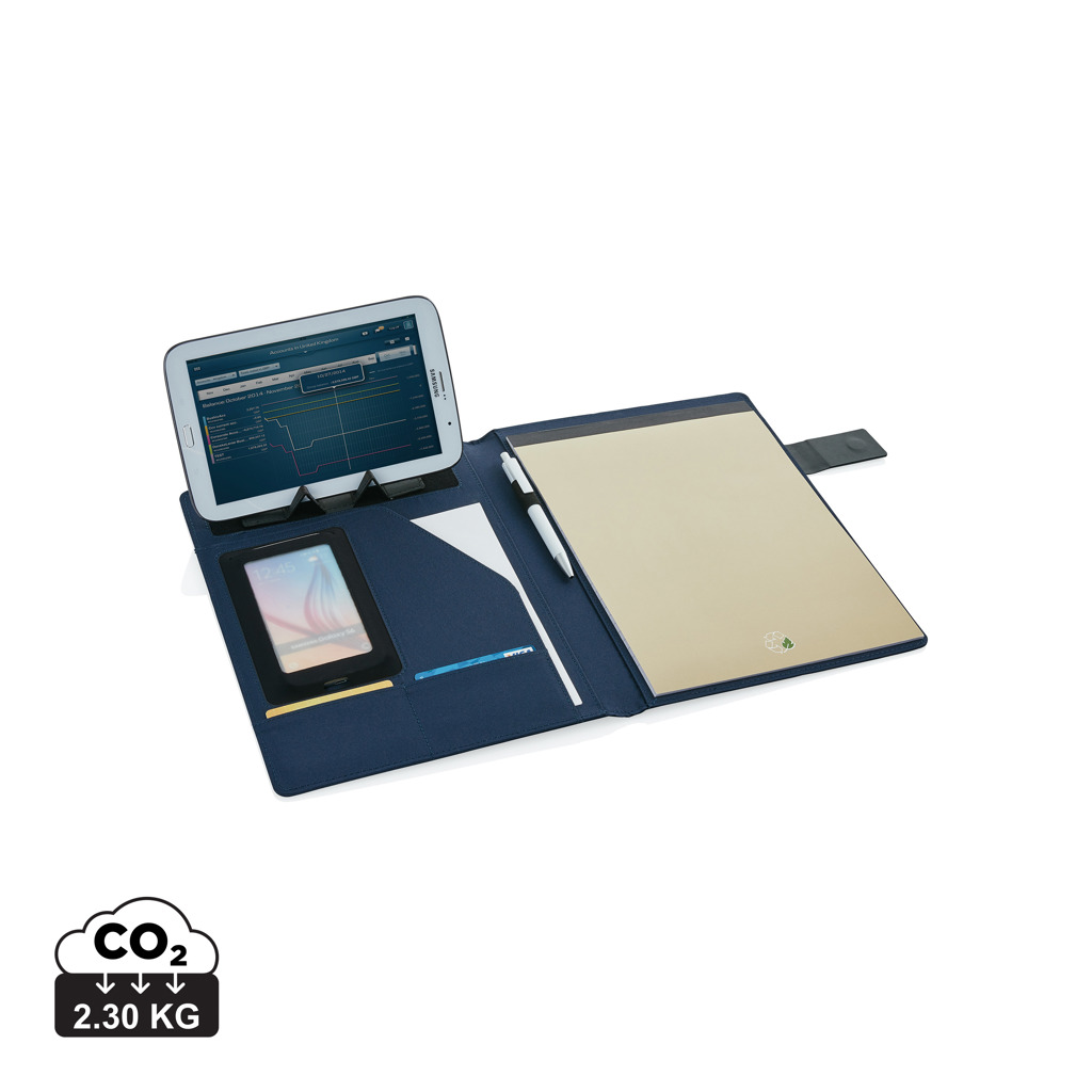 A4 portfolio s magnetnim zatvaračem, sadrži unutarnji stalak za mobitel ili tablet, pretince za kartice i notes, plave boje, crne boje s logom 